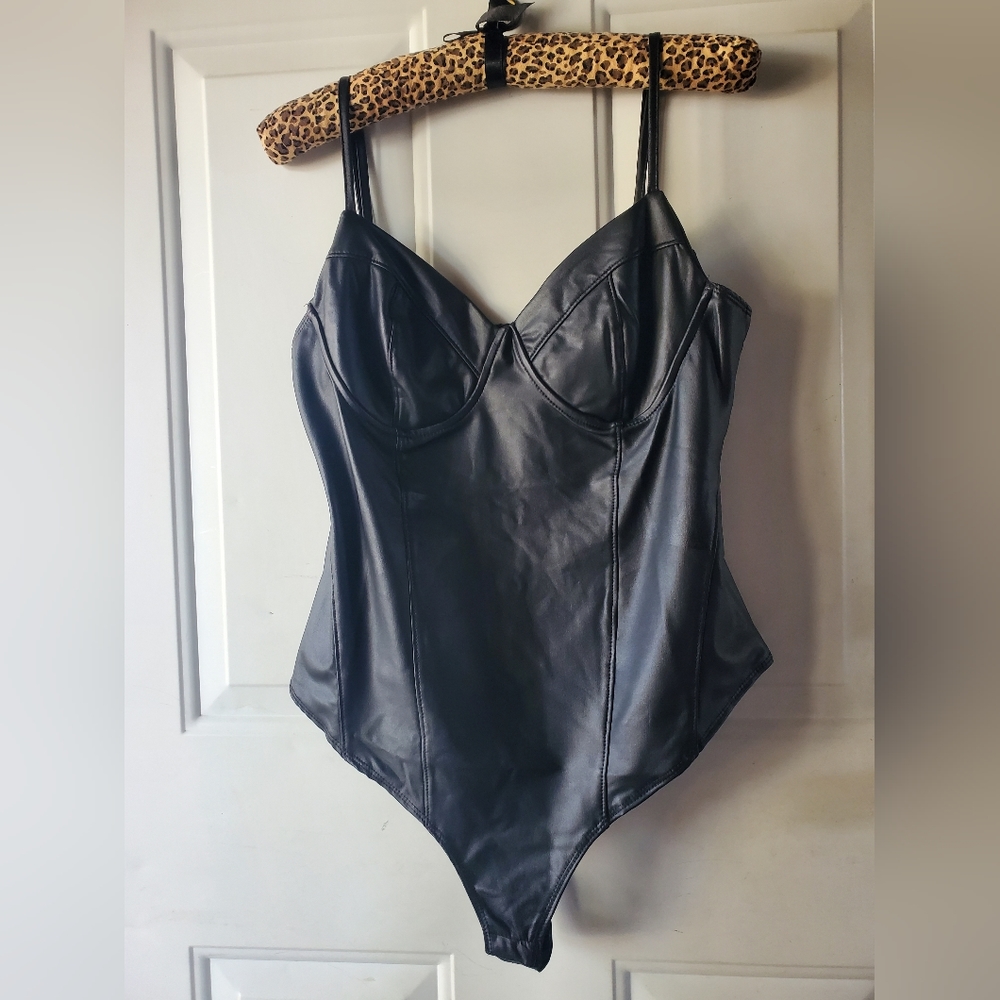 Biāshe faux leather bodysuit. Size Large. Black.